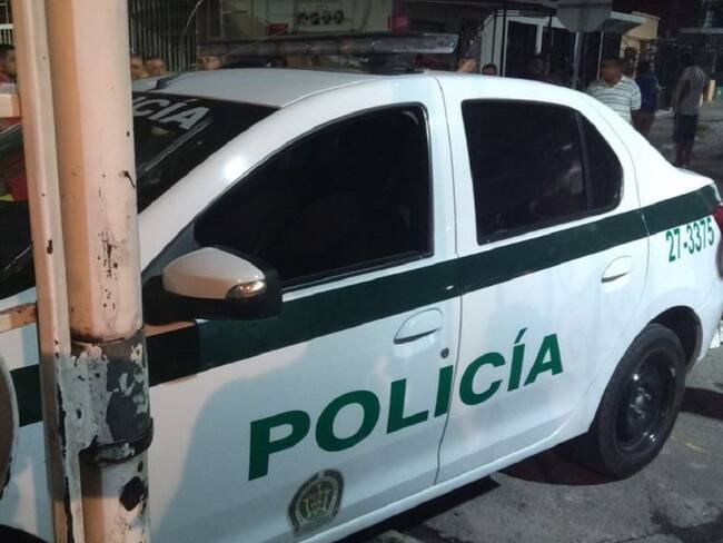 Patrulla de la Policía terminó incrustada en una vivienda