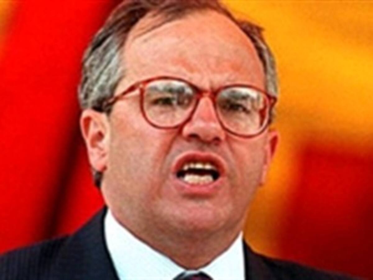 Las 'chuzadas' son una 'cacería de brujas' del gobierno: Samper