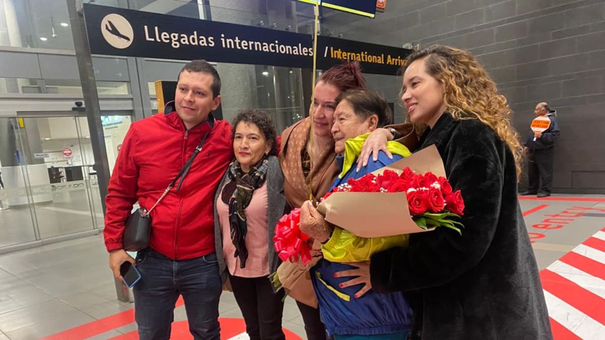 Cuando vimos que venía vuelo humanitario nos volvió el alma al cuerpo:Colombiana retornada