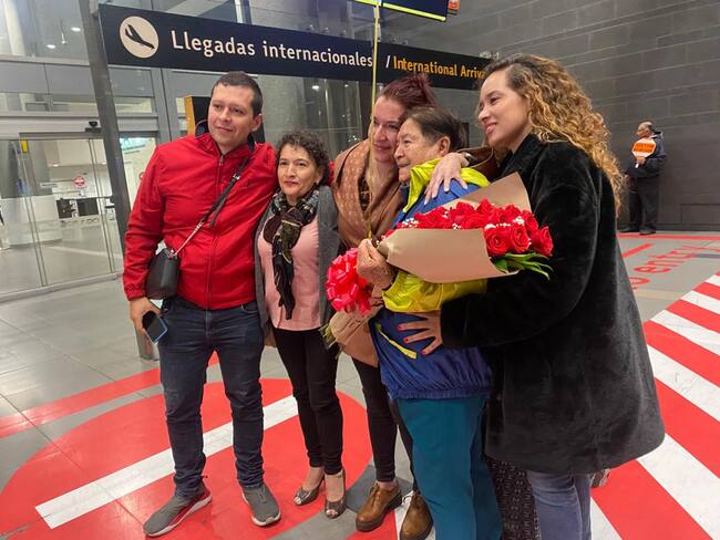 Cuando vimos que venía vuelo humanitario nos volvió el alma al cuerpo:Colombiana retornada