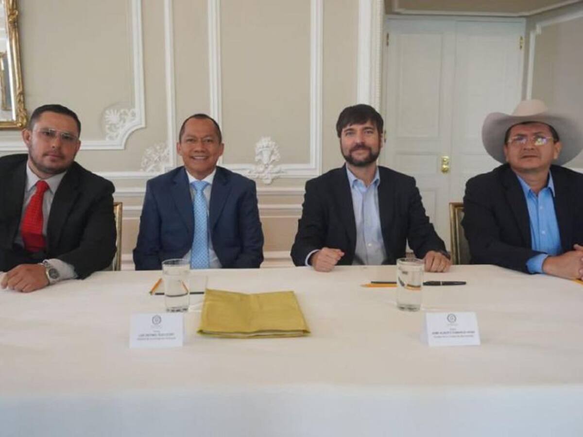 Presentan propuestas a Petro para bajar tarifas de energía en el Caribe