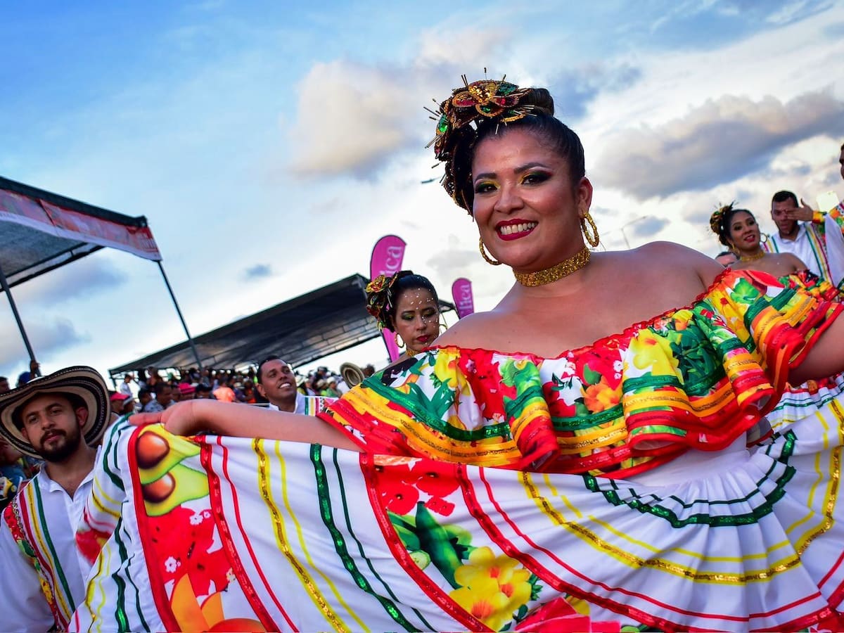 Convocatoria para comparsas, grupos folclóricos y disfraces en el Desfile de Independencia