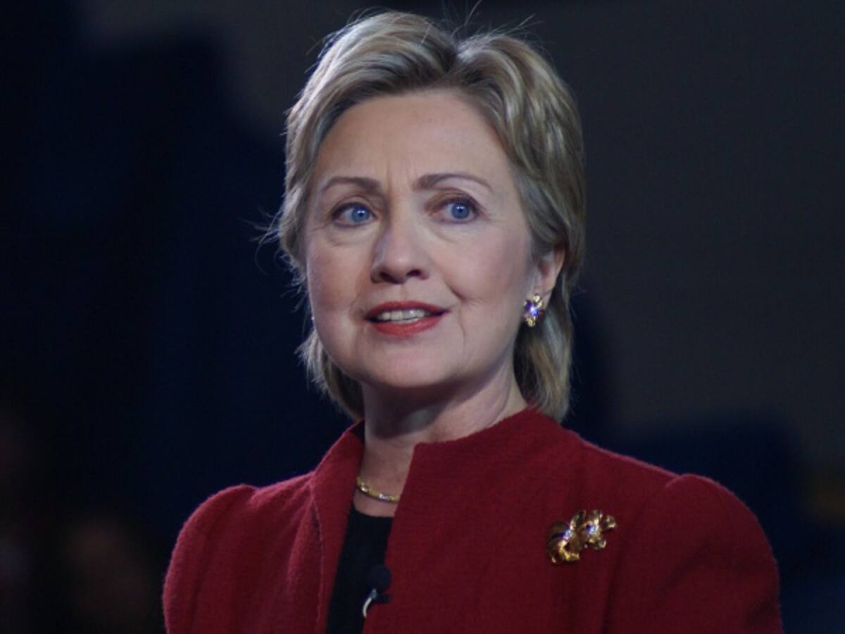 Consejero de Trump causa escándalo al pedir que Clinton sea fusilada