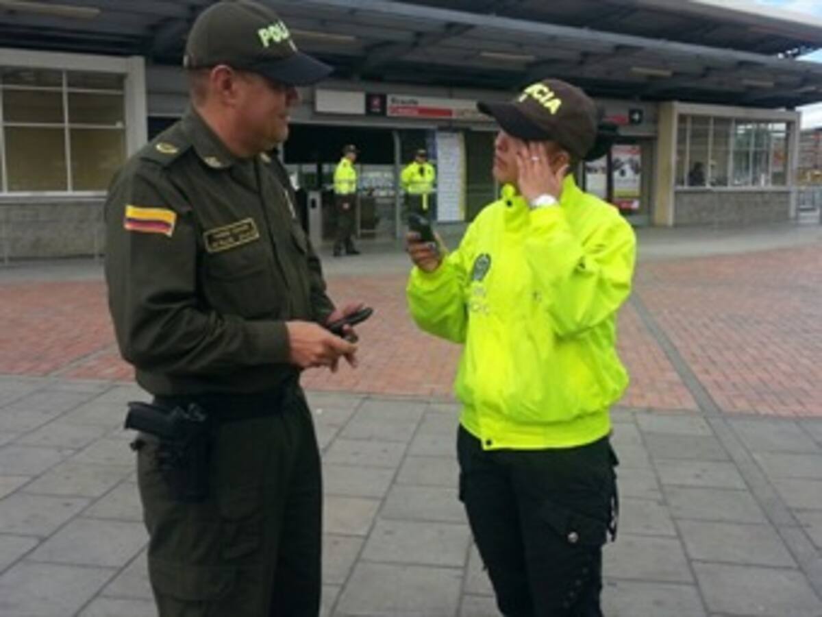 Mujeres policías capturan a implicado en acosar a pasajera de Transmilenio