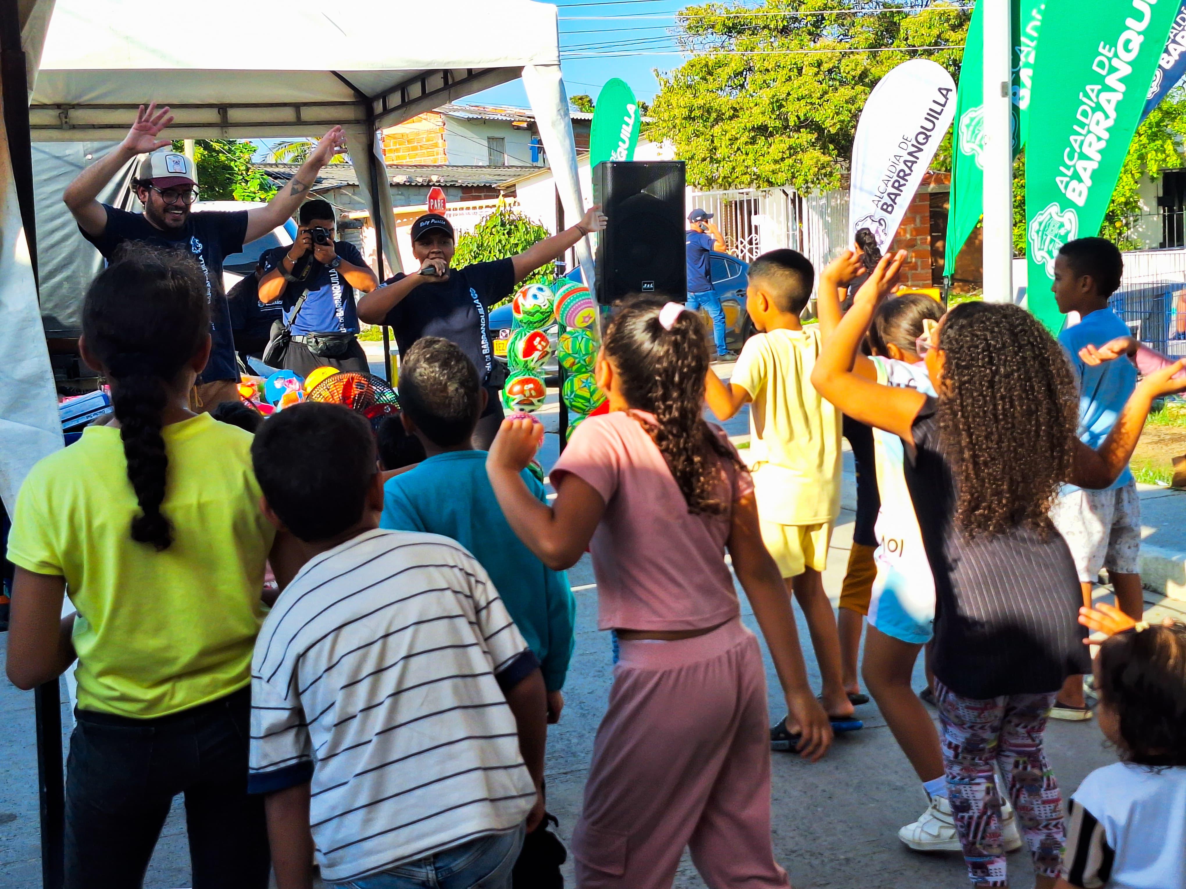 Niños y jovenes participan de las jornadas de recreación en las cinco localidades de la ciudad