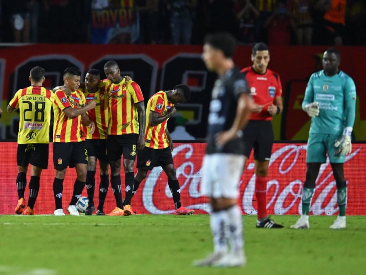 Pereira hace respetar su casa y sigue soñando despierto en la Copa Libertadores