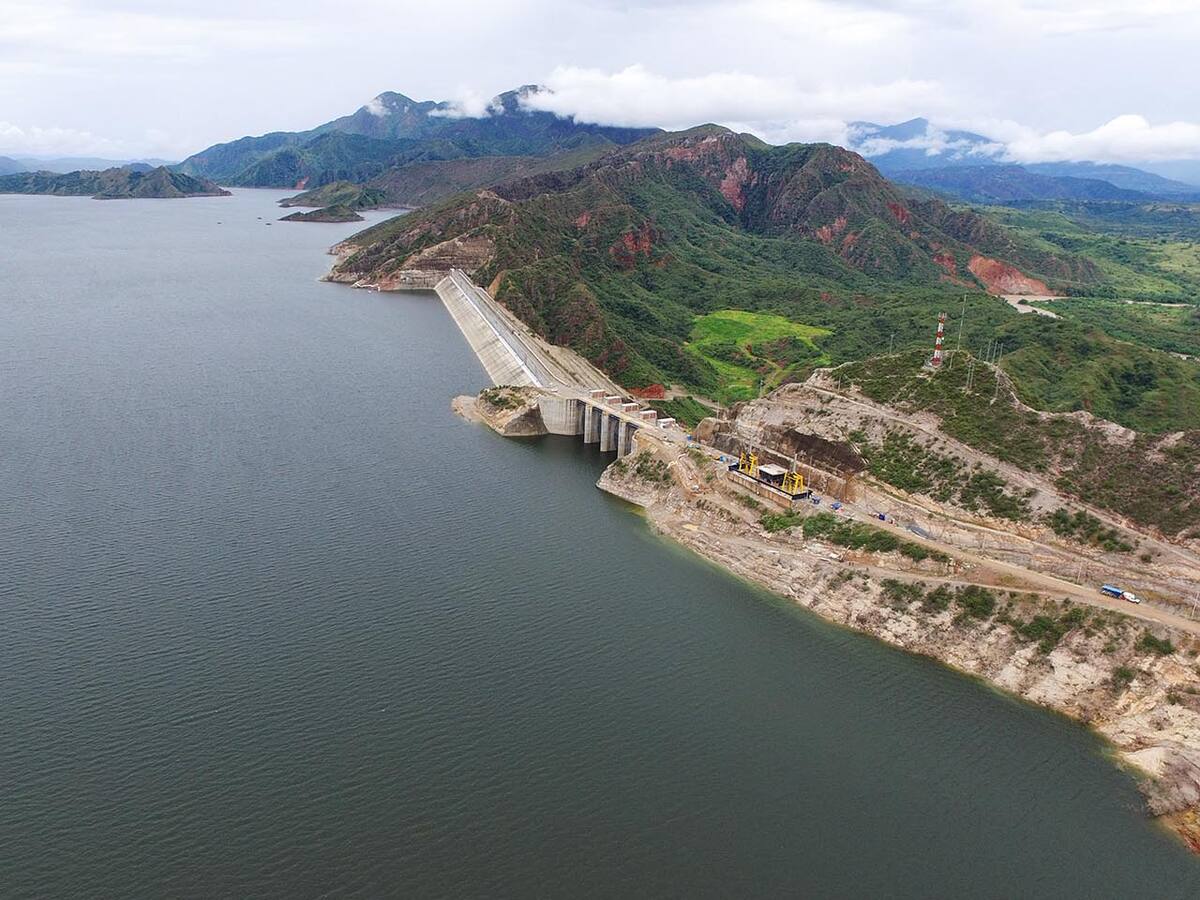 Afectados por El Quimbo denuncian 17 años de incumplimientos y exigen frenar operación de la represa