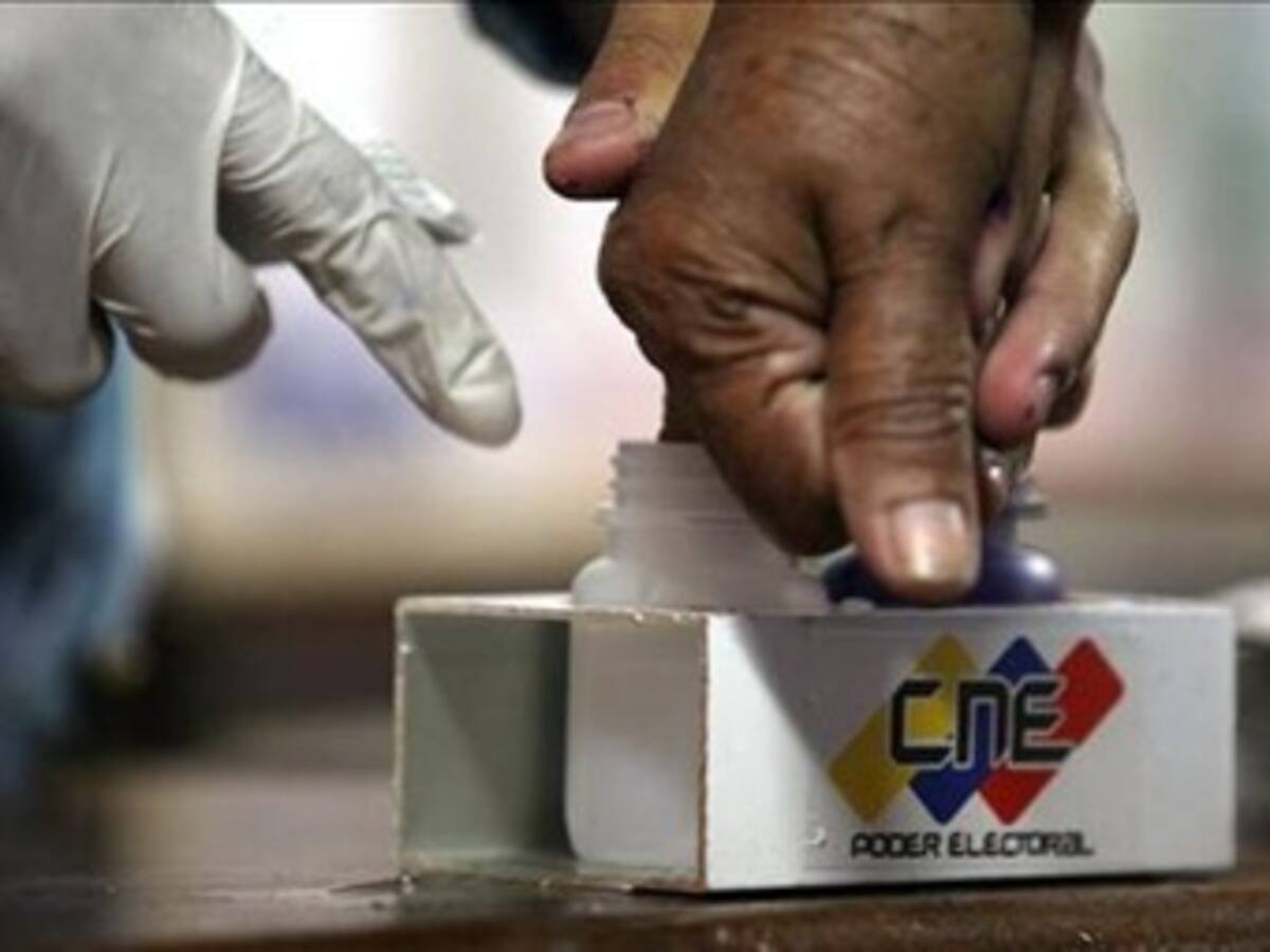 Congresistas colombianos viajaran a elecciones en Venezuela