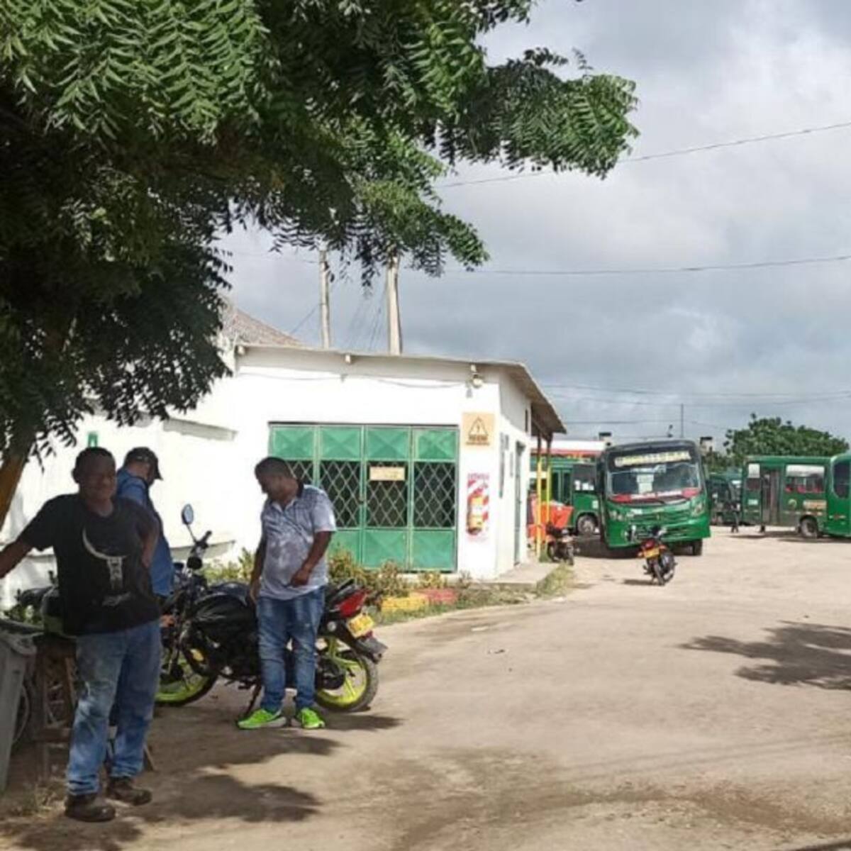 Sin acuerdo conductores de Coolitoral: siguen en paro