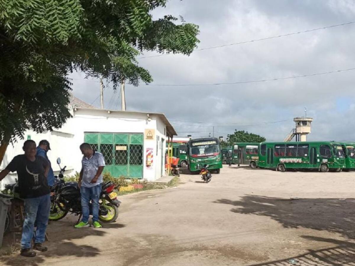 Sin acuerdo conductores de Coolitoral: siguen en paro