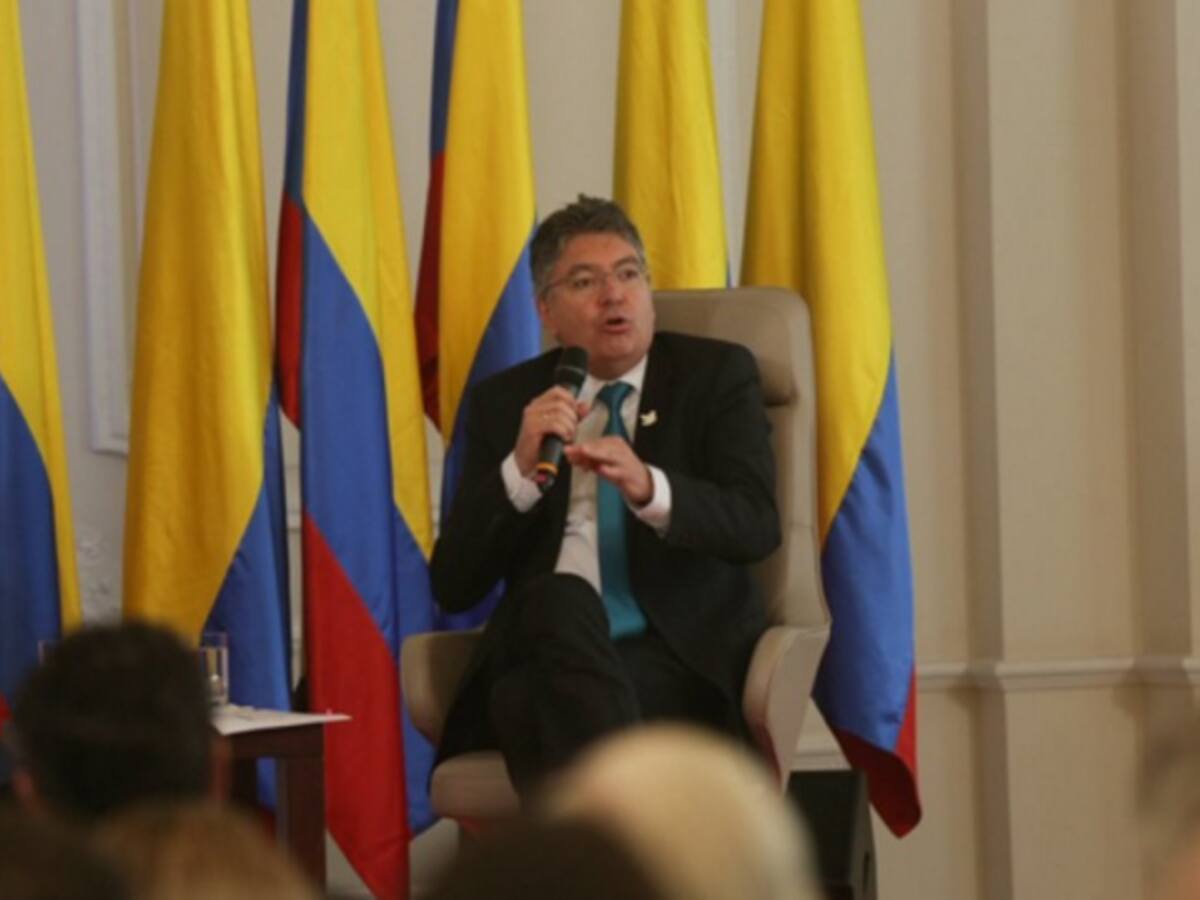 Cárdenas promueve la #AusteridadInteligente, y las redes sociales se burlan de él