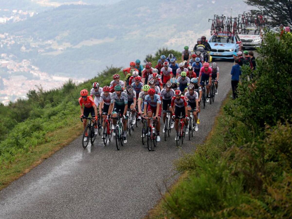 En Fotos: La lluvia protagonista en la Etapa 15 del Tour de Francia