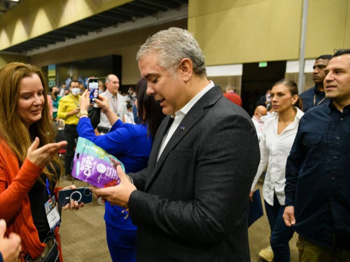 Democracia e iniciativa privada están bajo amenaza: presidente Duque