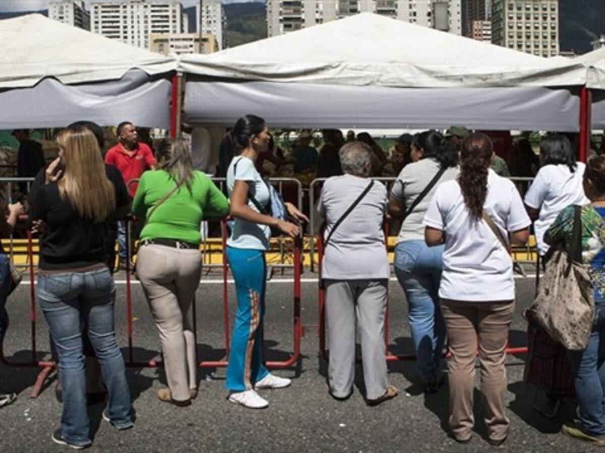 Piden a Santos ayuda humanitaria para colombianos en Venezuela