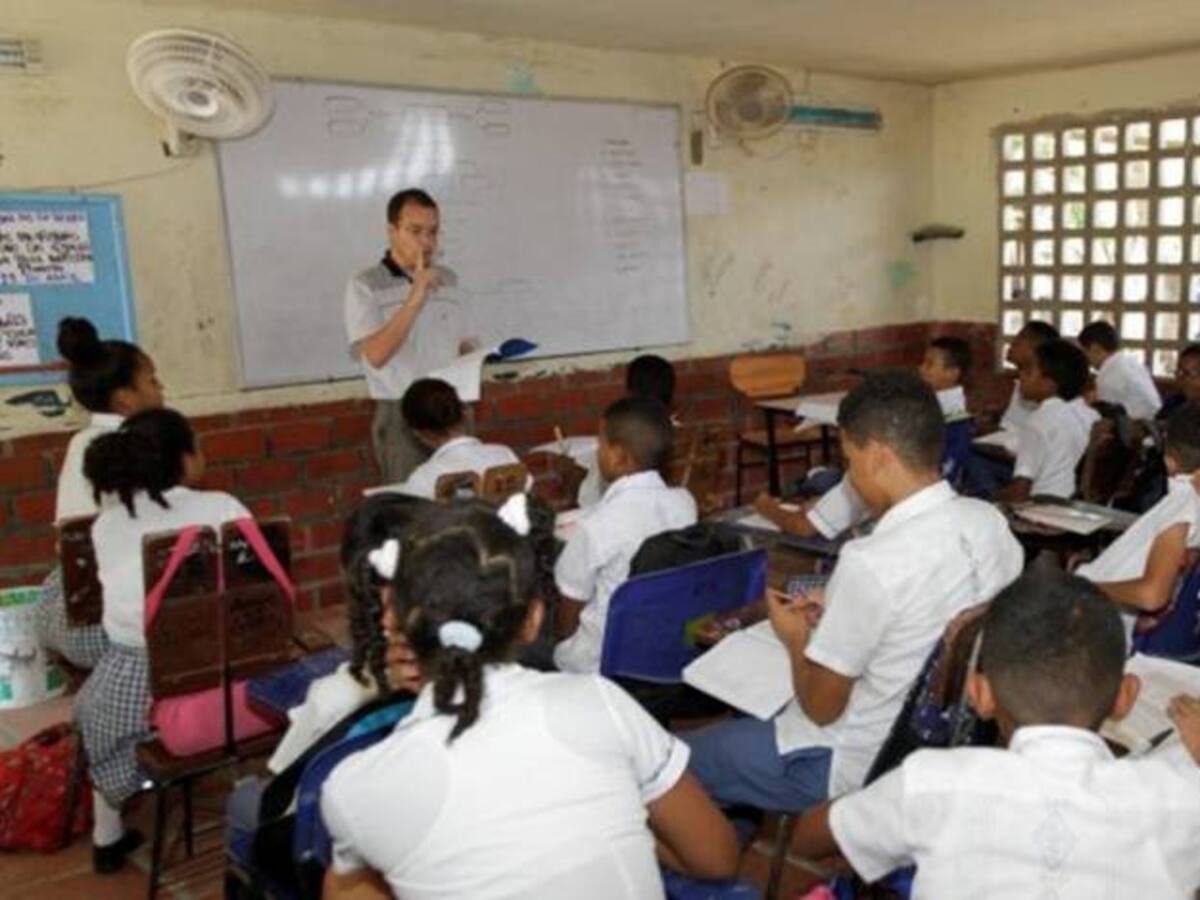 Suspenden clases en colegios de Cartagena por falta de aseadores
