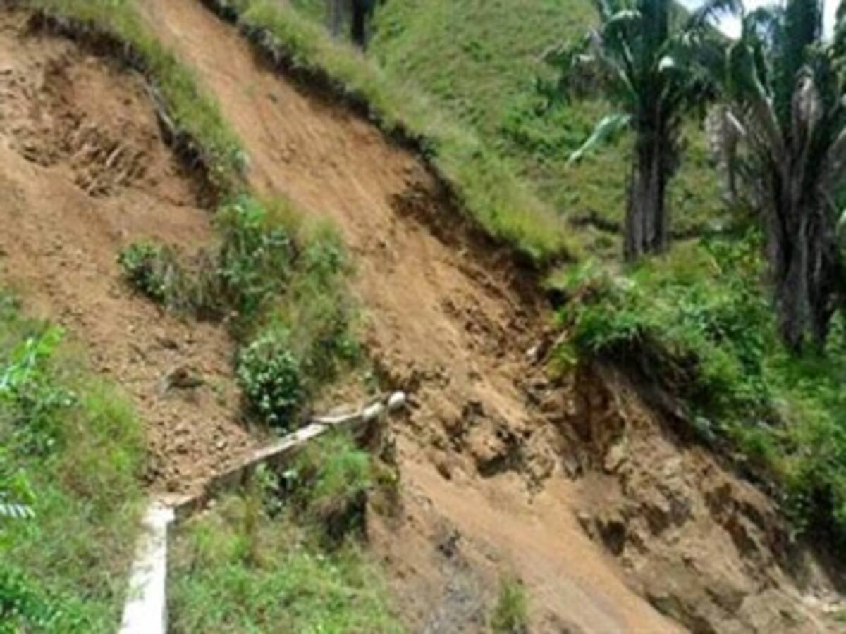 Por deslizamiento de tierra cerrada vía Mocoa- Pasto