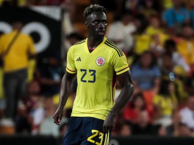 Davinson Sanchez durante la última gira de amistosos de la Selección Colombia (Photo by Jose Miguel Fernandez/NurPhoto via Getty Images)