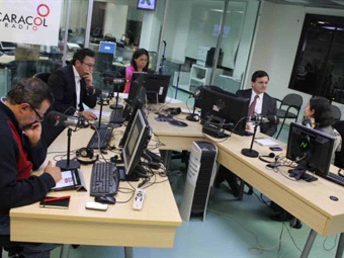 El representante Alfonso Prada pide no dejar por fuera del proceso al ELN
