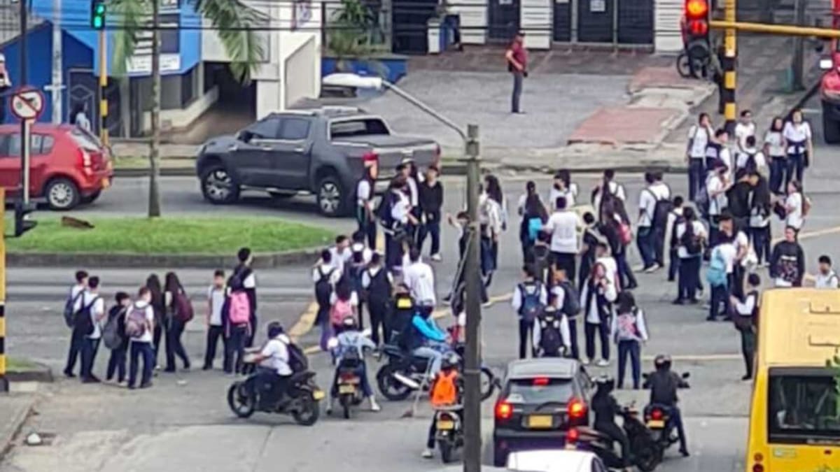 En la Institución Educativa Empresarial ven clases día de por medio