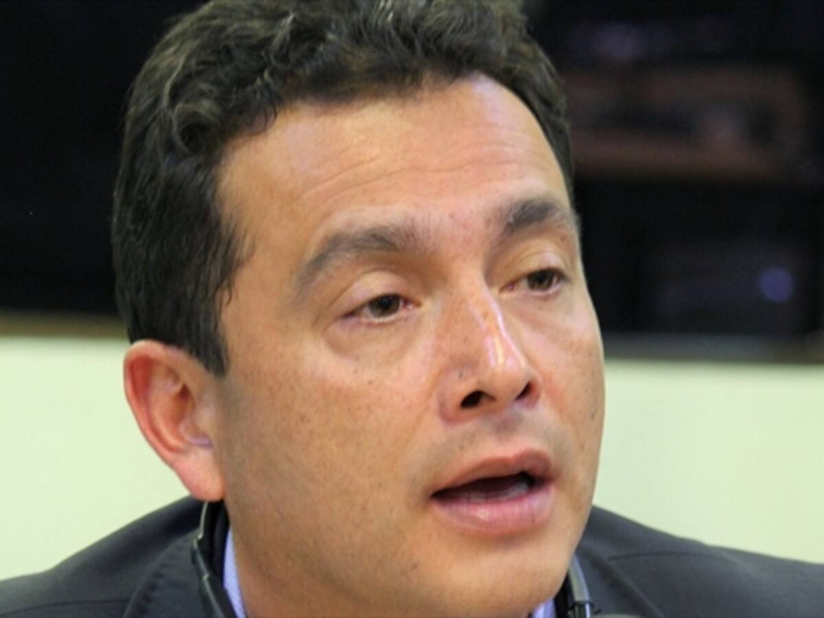 Petro nunca se interesó por el tema de la seguridad: Libreros