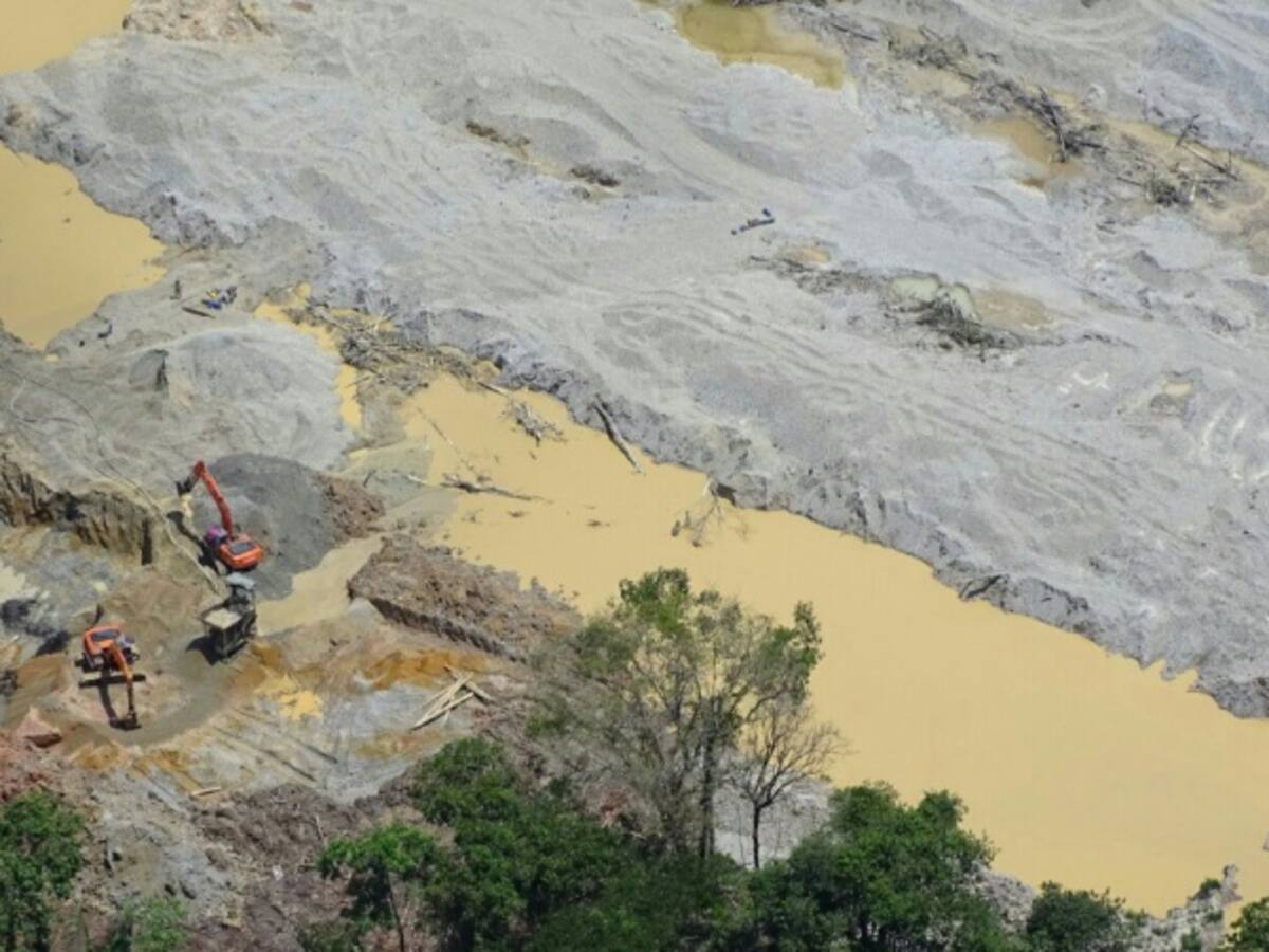 CAR impone la sanción económica más alta de la historia por extracción minera