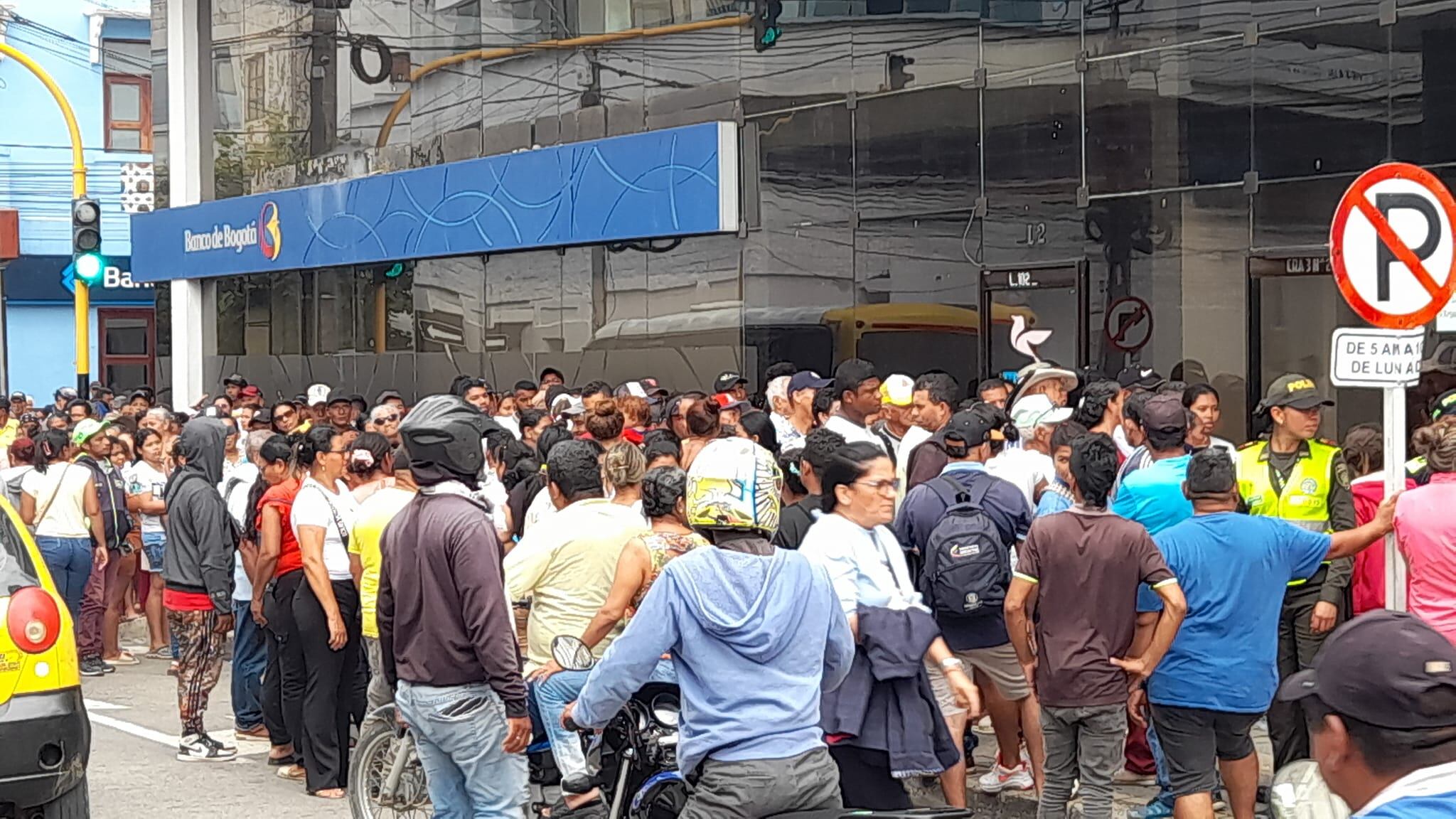 Enormes filas en el pago de Renta Ciudadana en Montería.