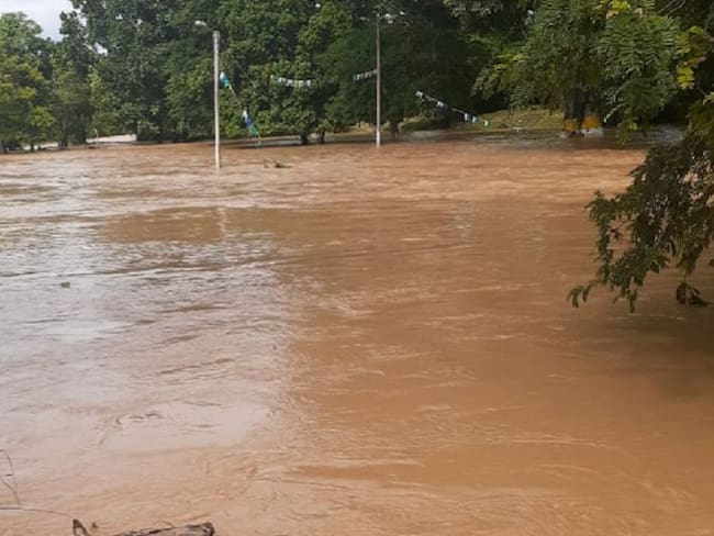 Gobernación atiende a damnificados por lluvias en el sur de Bolívar