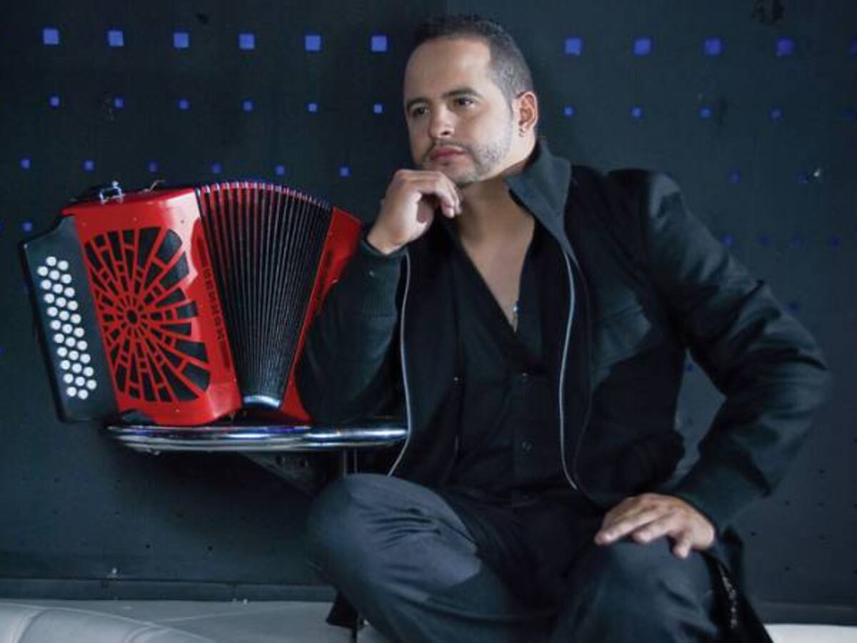 Los memes que generó el nuevo look de Nelson Velásquez