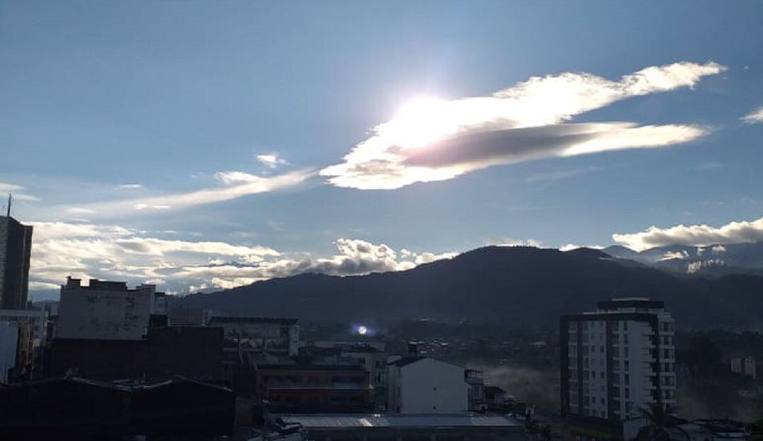 Lindos amaneceres en la ciudad de Armenia y el departamento del Quindío