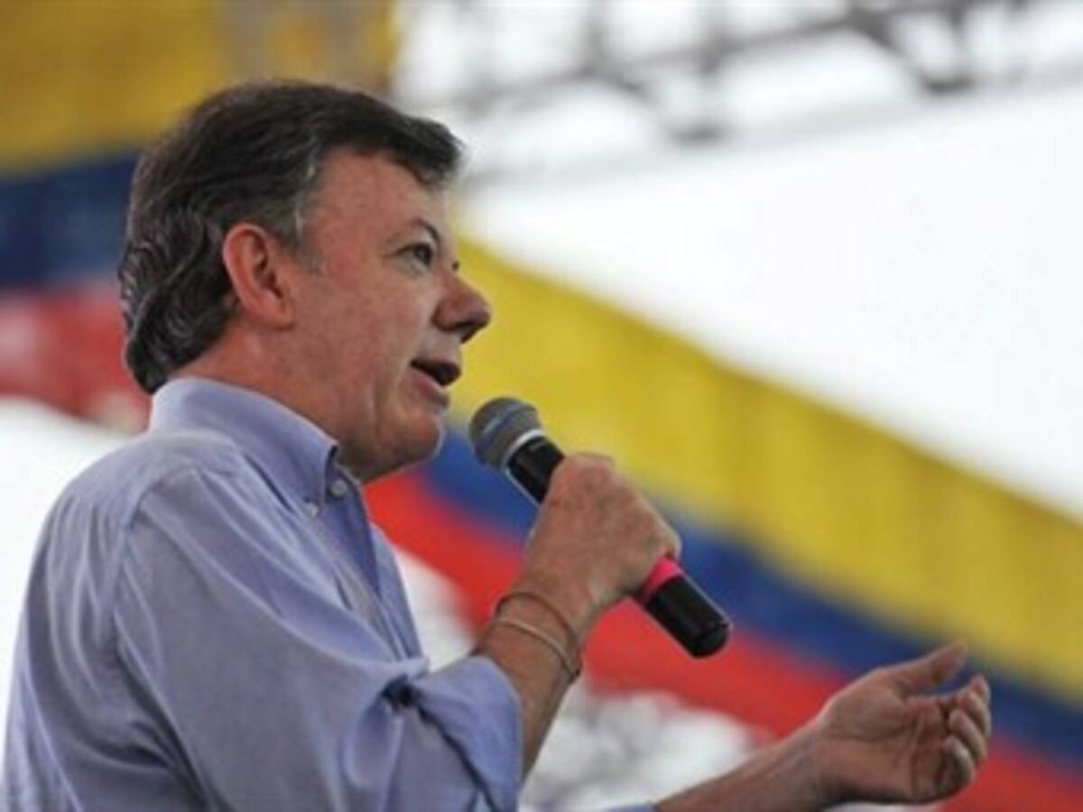 Santos está violando ley de garantías, según Procuraduría