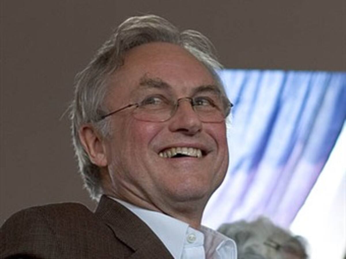 Dawkins: 'la opinión del ignorante del Papa sobre el preservativo puede causar miles de muertos'