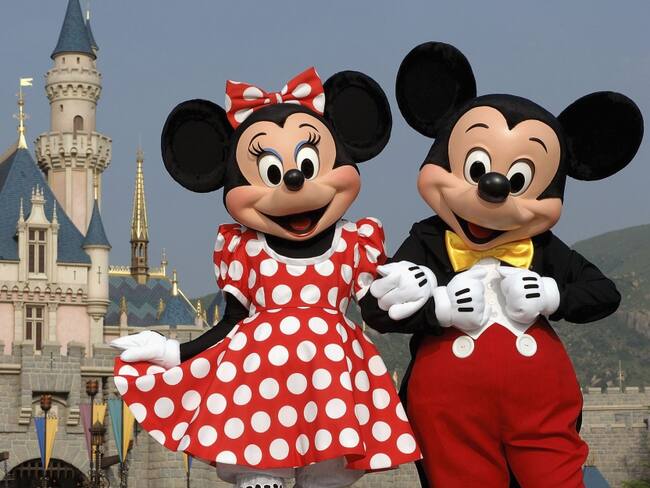 Disneyland en California cierra sus puertas por precaución ante coronavirus