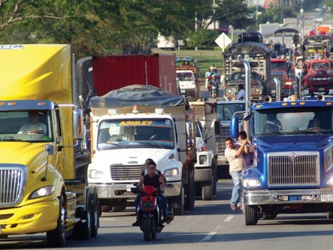 Gremio camionero asegura que el aumento de combustibles y costos operativos hace inviable la actividad del transporte de carga