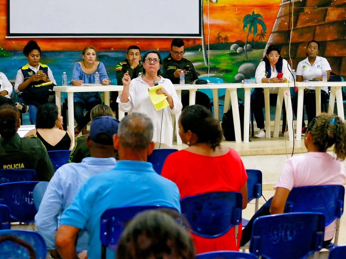 Distrito realizó mesa de trabajo con habitantes del barrio Simón Bolívar