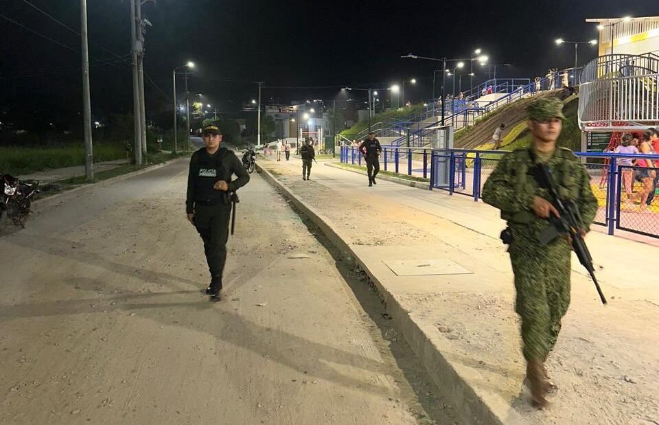 Ofrecen recompensa por información sobre panfletos de grupos armados en Barrancabermeja.