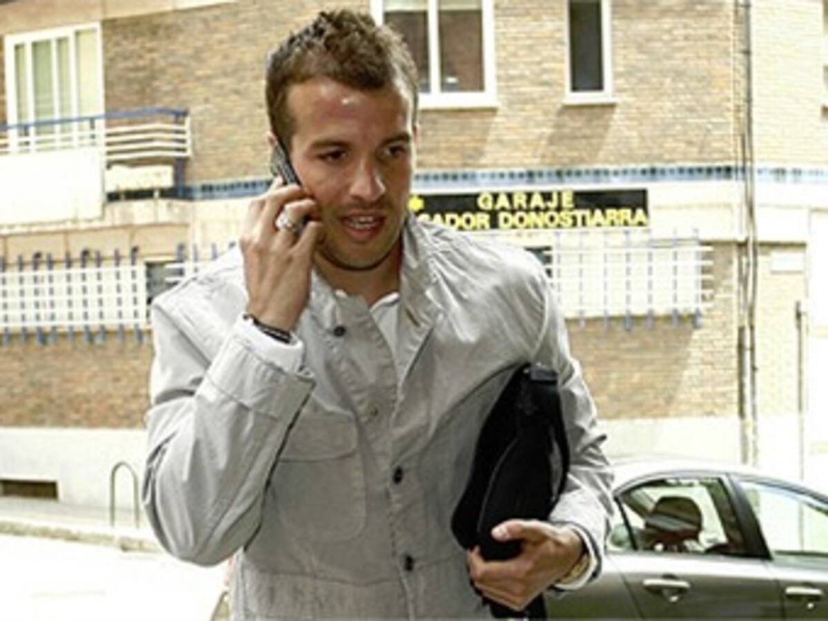 El Tottenham confirma el fichaje de Rafael Van der Vaart