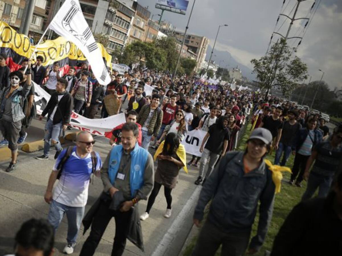 Nosotros también queremos salvar el semestre: estudiantes a Gobierno