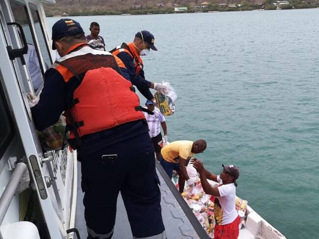 Dimar y gremio portuario llevan ayudas a comunidades insulares de Cartagena