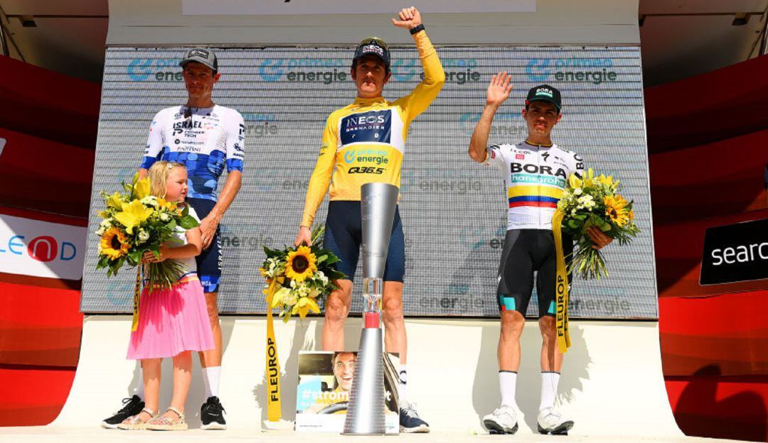 Podio del Tour de Suiza. Jakob Fuglsan, Geraint Thomas y Sergio Higuita