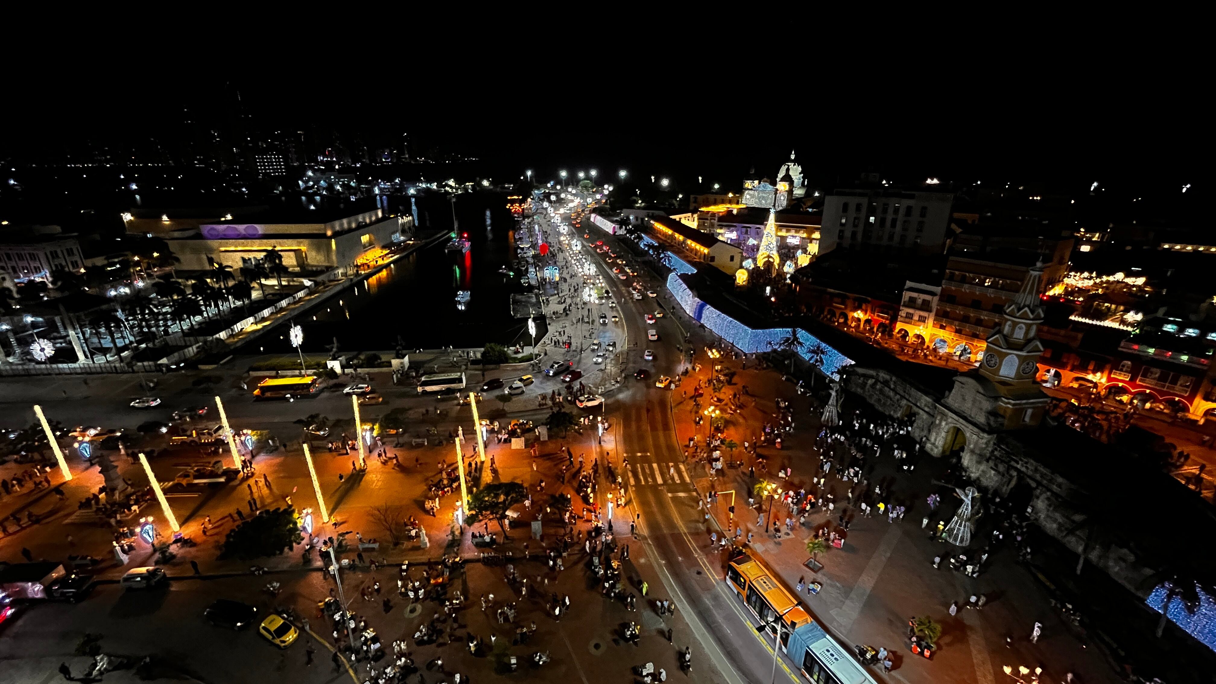 Cartagena dio la bienvenida a la Navidad con el alumbrado más hermoso de Colombia