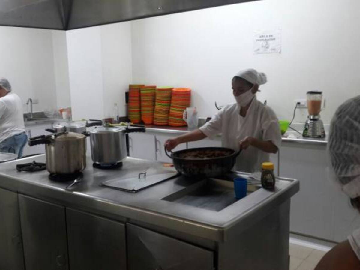 Denuncian de nuevo demoras en pagos de las manipuladoras del PAE
