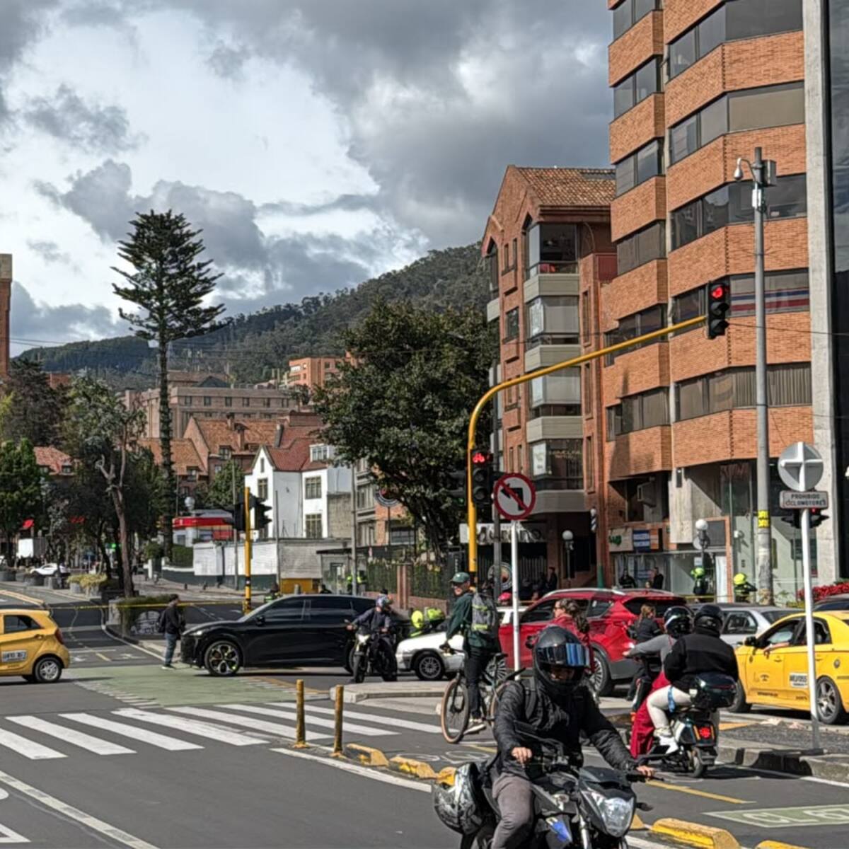 Policía de Bogotá descarta presencia de explosivo en la Séptima con calle 67 tras cierre preventivo