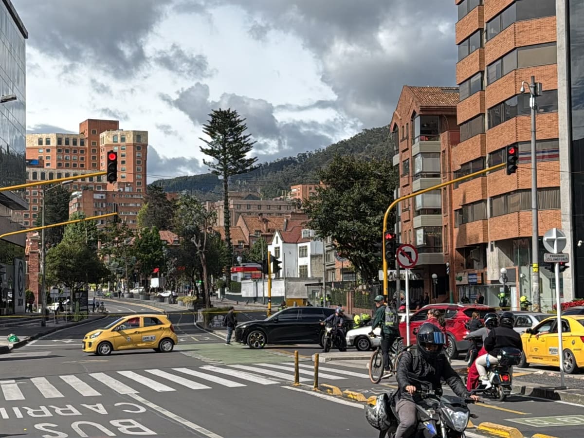 Policía de Bogotá descarta presencia de explosivo en la Séptima con calle 67 tras cierre preventivo
