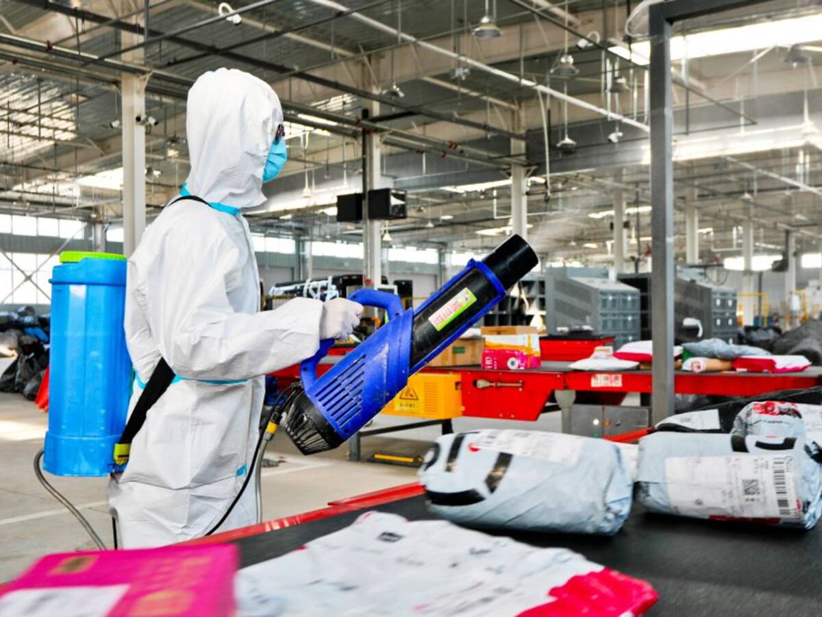 China ordenó desinfectar todo el correo internacional por COVID-19