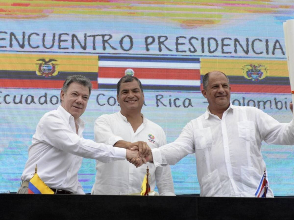 Santos con la paz, está haciendo y cambiando la historia: Ecuador y Costa Rica