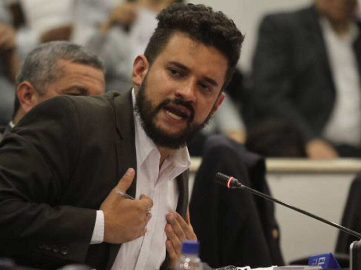 "Agarrón" entre candidatos verdes por apoyo a Petro