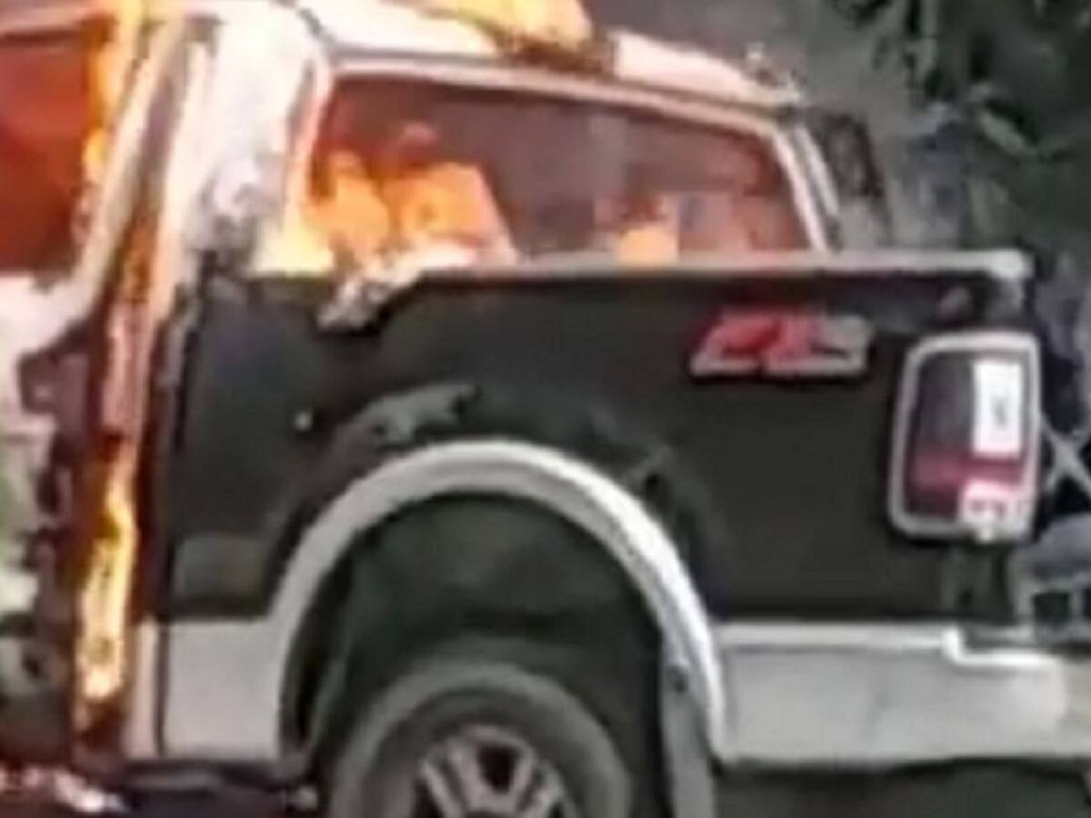 Se incendio un carro subiendo La Mesa de Los Santos
