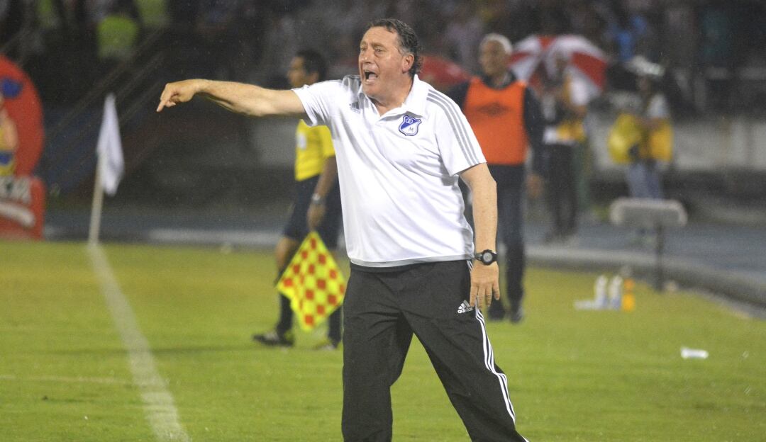 Rubén Israel dirigiendo a Millonarios en 2016