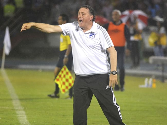 Rubén Israel dirigiendo a Millonarios en 2016