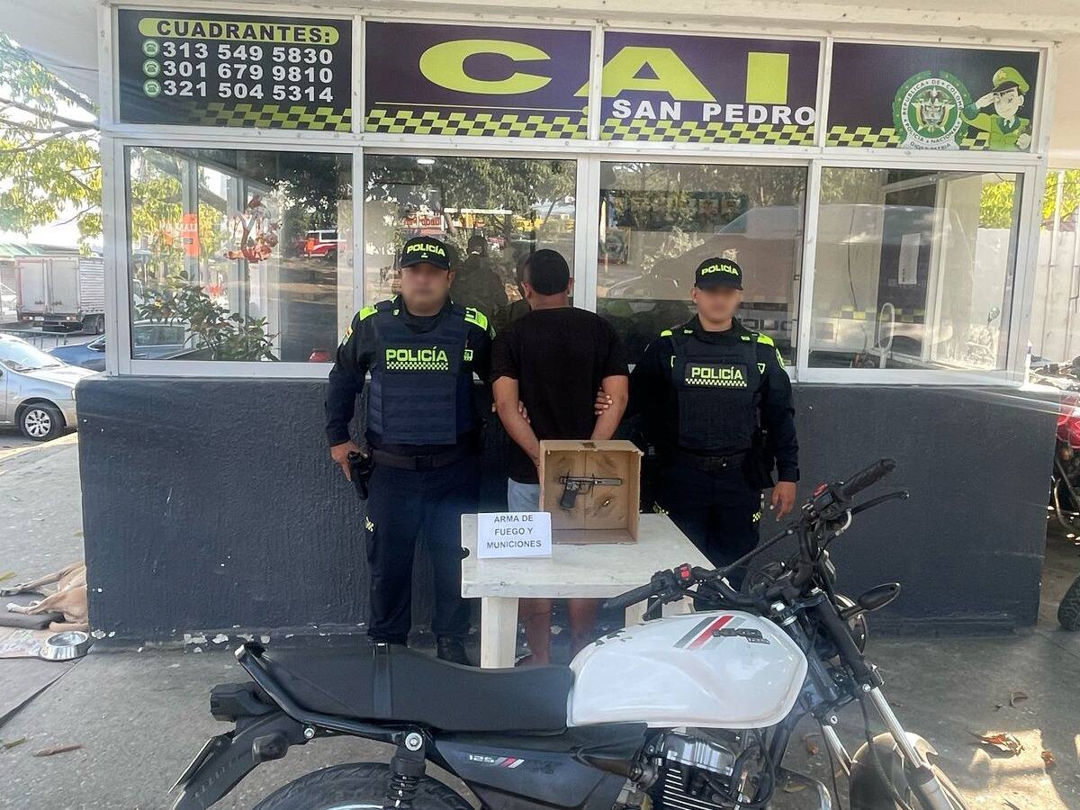 Policía de Cartagena frustró presunto atraco con captura de hombre en moto